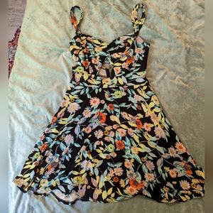 VOLCOM Floral KeyHole Dress